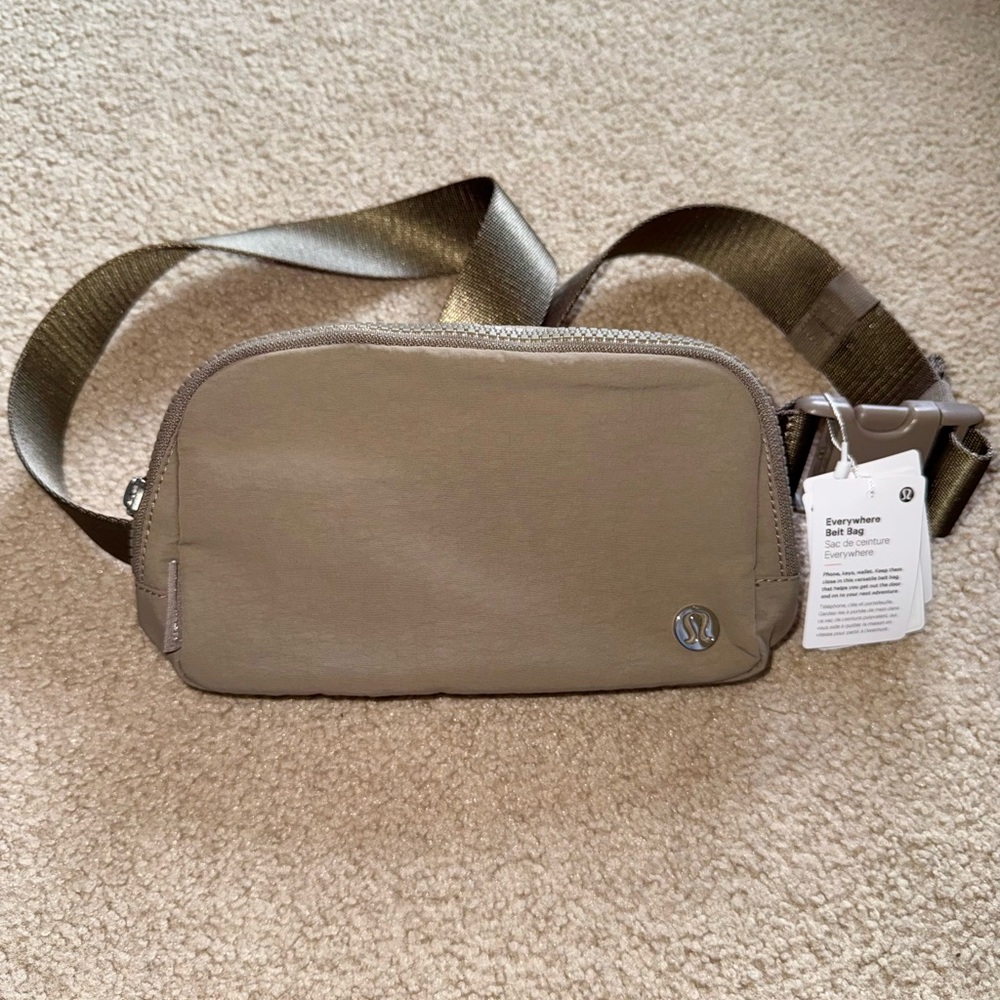 BRAND NEW: Lululemon Everyday Belt Bag in Olive